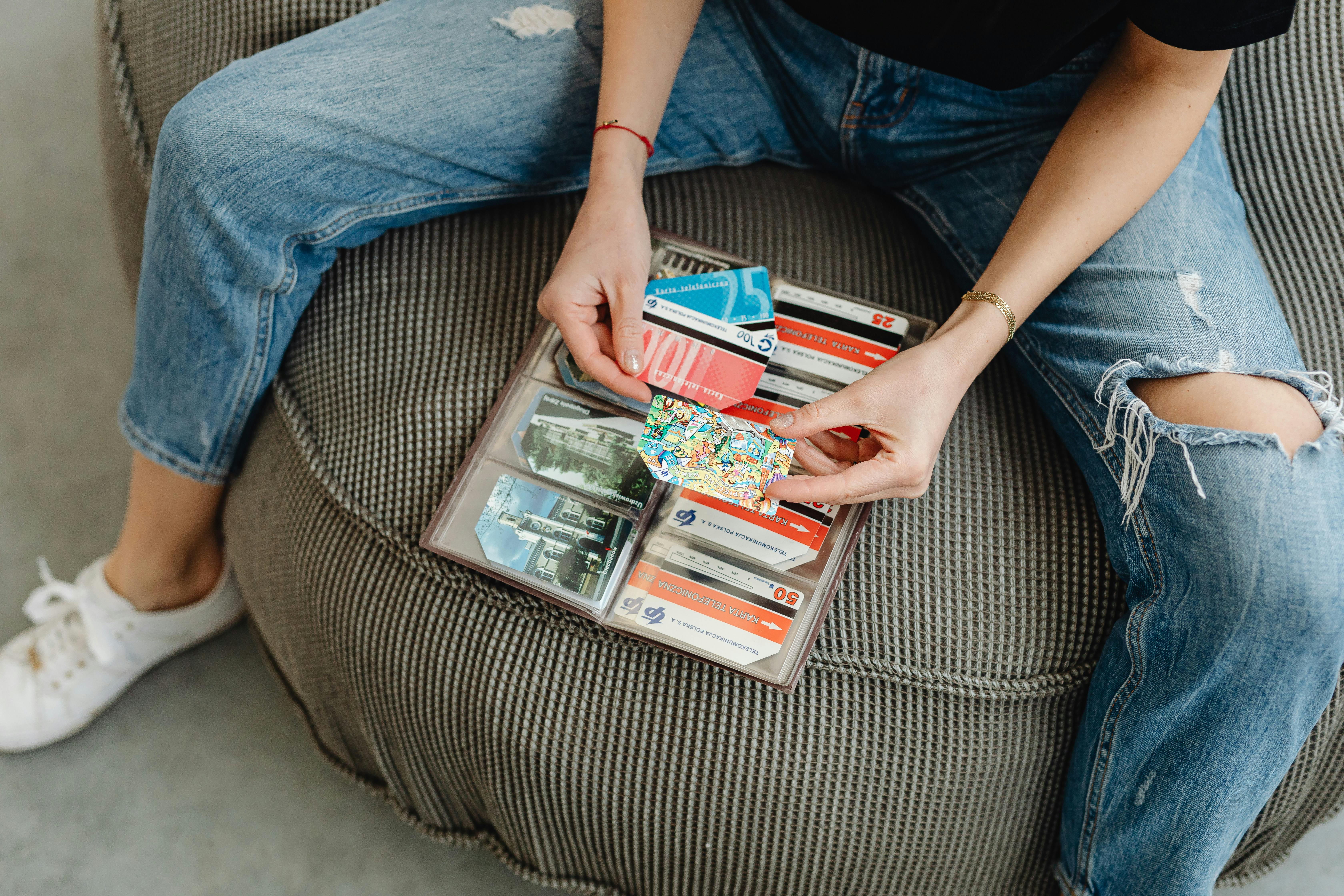 Are Gift Cards Still the Best Employee Reward? Pros, Cons & Alternatives