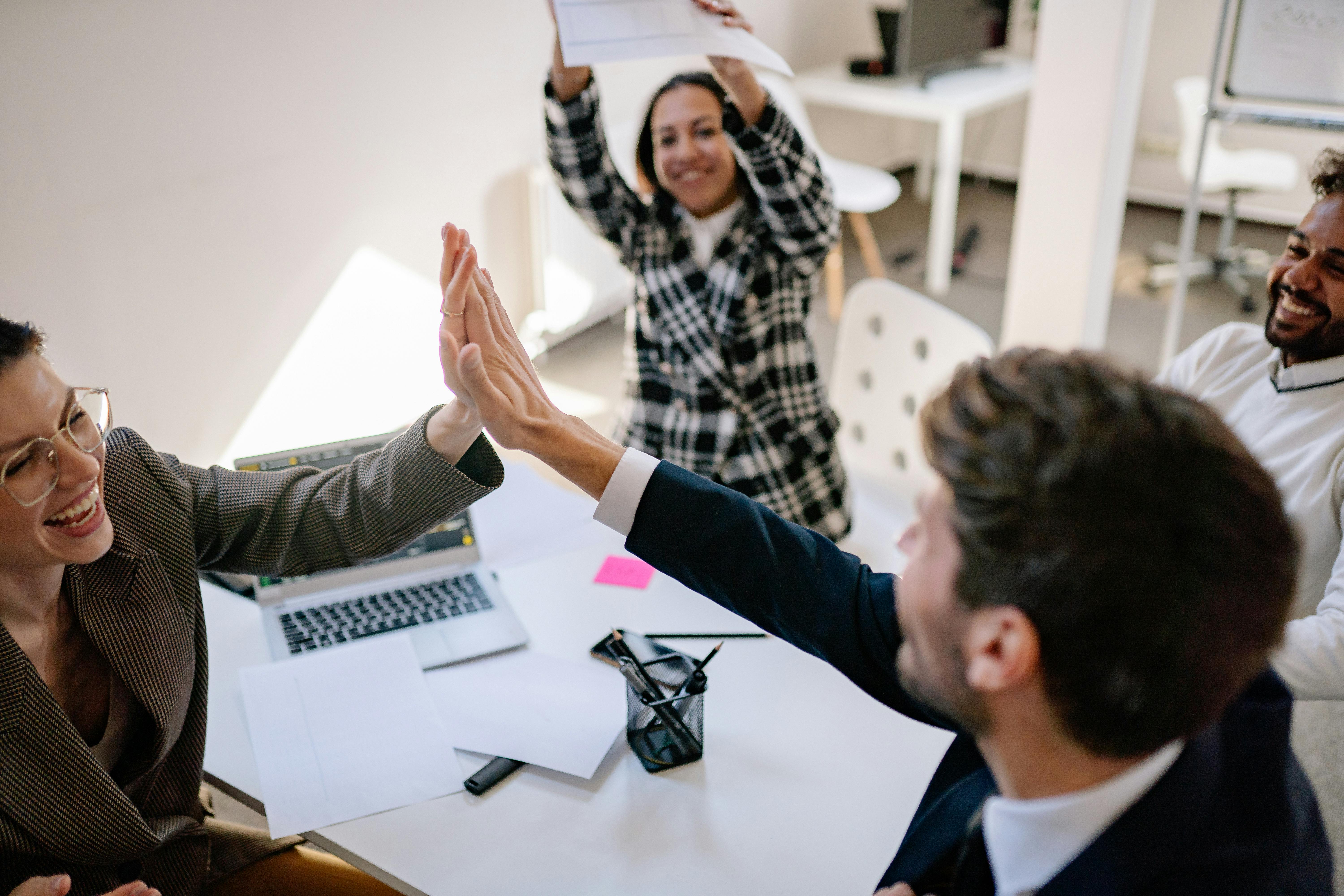 How to Design a Non-Monetary Recognition Program Using HeyTaco